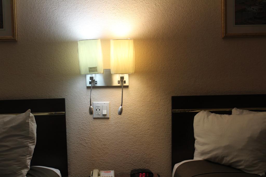 Americas Best Value Inn-Near Nrg Park/Medical Center Хьюстон Экстерьер фото